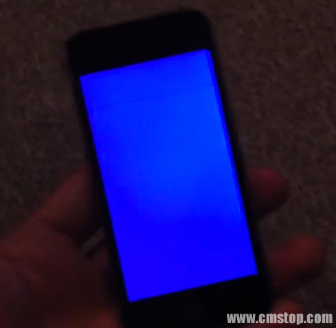 苹果iPhone 5S频繁蓝屏死机 让人想起Windows（图）