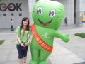 乐在其中 “90后”女孩放弃战地记者梦当社工