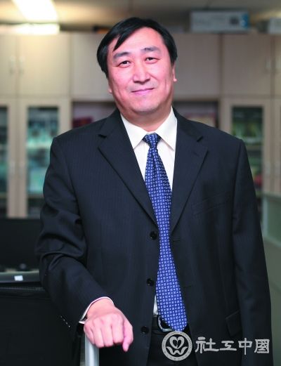 基金会中心网总裁 程刚