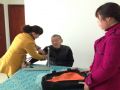 杭州西湖区蒋村街道社工为居民 “一包到底” 