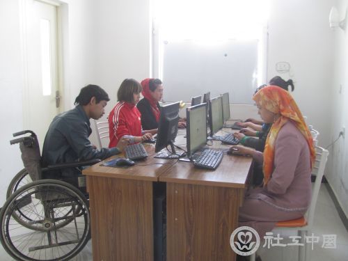 2014年4月28日 服务对象在学习计算机知识