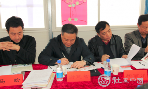 慰问团与云南省民政部门及教育部门领导和服务队