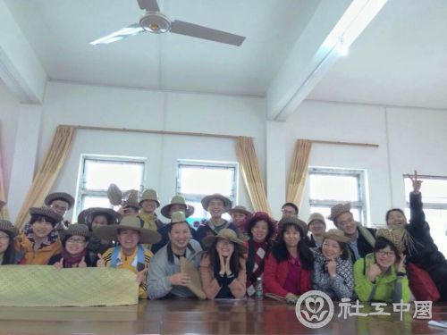 社工推广农村妇女草席传统编织工艺