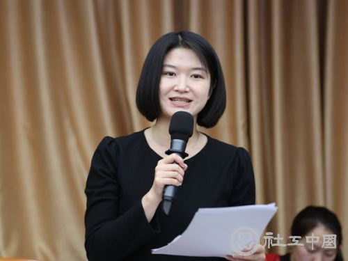 公益时报记者提问