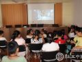 潍坊众智社工在幸福街社区开办青少年励志影院