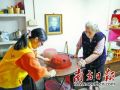 治国理政新实践： 多样社工服务撑起养老之伞