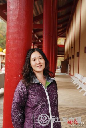 从事社工与心理辅导近20年的罗洁。 （罗洁提供）