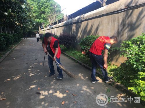 芙蓉区社区服刑人员到敬老院开展志愿服务
