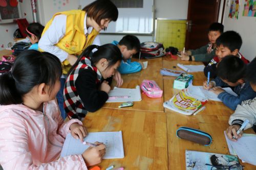 2016年社工示范工程之常规性服务快乐学堂课业辅导