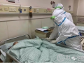 暖心！社工深入隔离病区陪护2岁男童