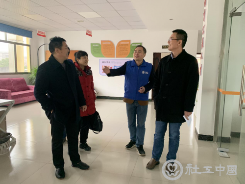 调研组参观隆回县社会组织孵化基地