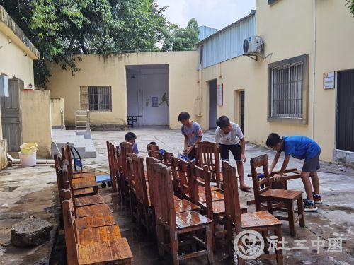 参与公共空间的改造，加强青少年志愿者间合作互动的力量